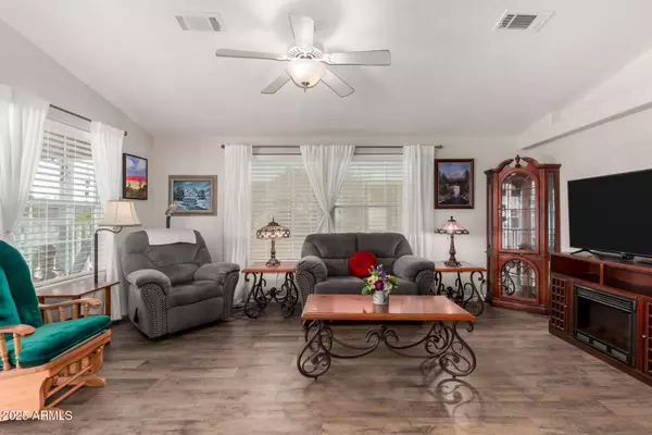 Mesa, AZ 85206,201 S Greenfield Rd -- #199