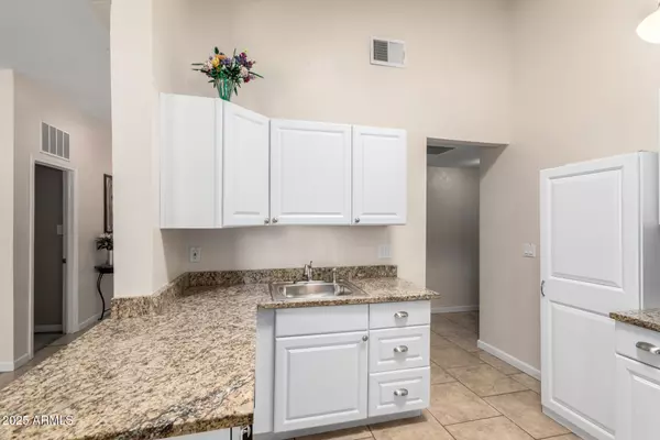 Phoenix, AZ 85020,511 E PURDUE Avenue