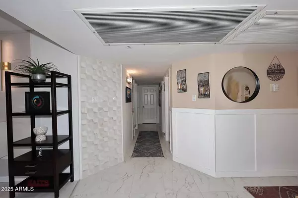 Scottsdale, AZ 85251,7860 E CAMELBACK Road #404