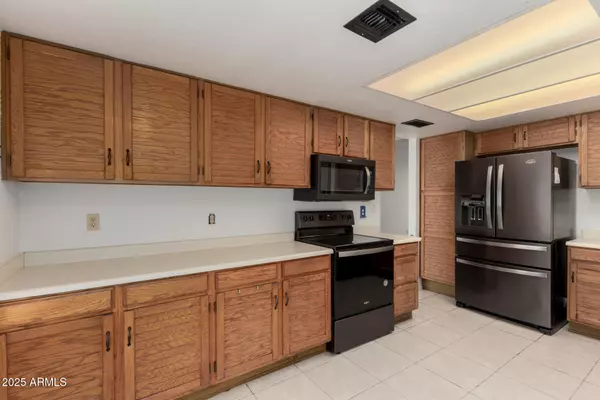 Tempe, AZ 85283,6853 S Roosevelt Street