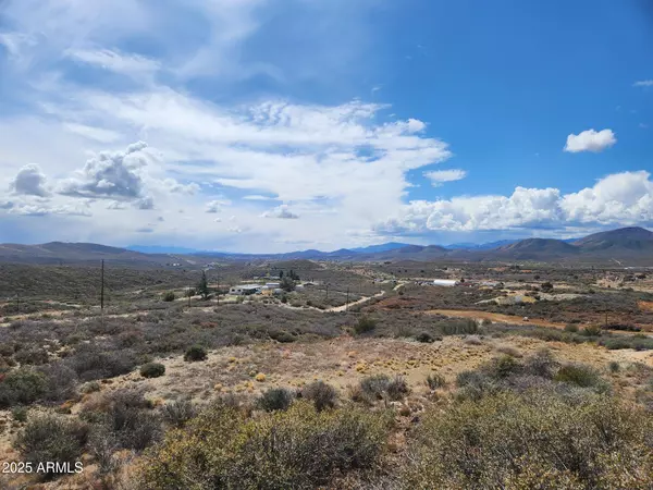 11830 E MEADOW Drive #C, Mayer, AZ 86333
