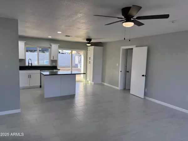 Phoenix, AZ 85023,1720 W MICHIGAN Avenue