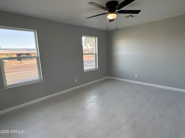 Phoenix, AZ 85023,1720 W MICHIGAN Avenue