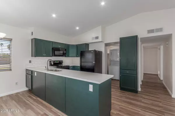 Tempe, AZ 85282,1047 W LAGUNA Drive
