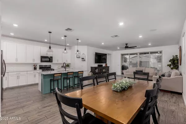 Mesa, AZ 85212,9831 E TUPELO Avenue