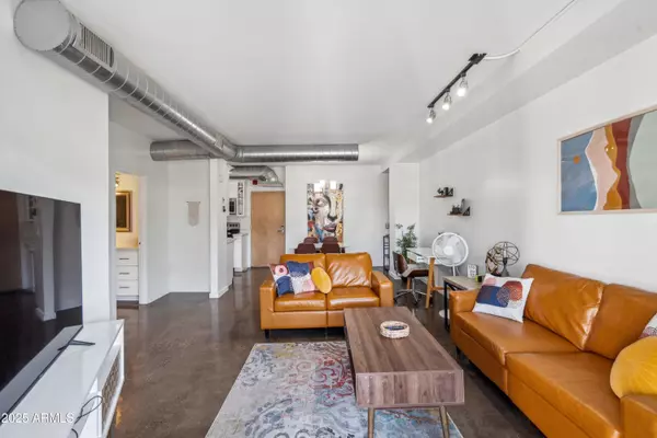 Phoenix, AZ 85003,805 N 4TH Avenue #208