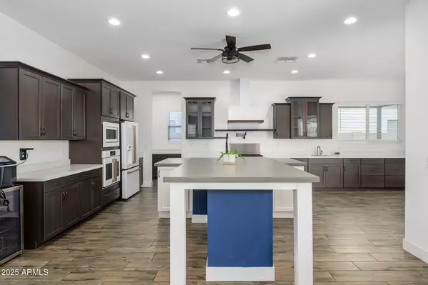 Phoenix, AZ 85042,1221 E Paseo Way