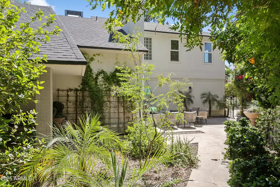 2108 E PASADENA Avenue, Phoenix, AZ 85016