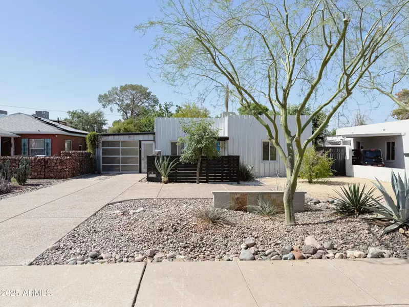 2237 E Cambridge Avenue, Phoenix, AZ 85006