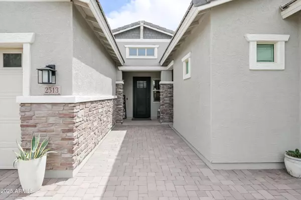 Phoenix, AZ 85042,2513 E PLEASANT Lane