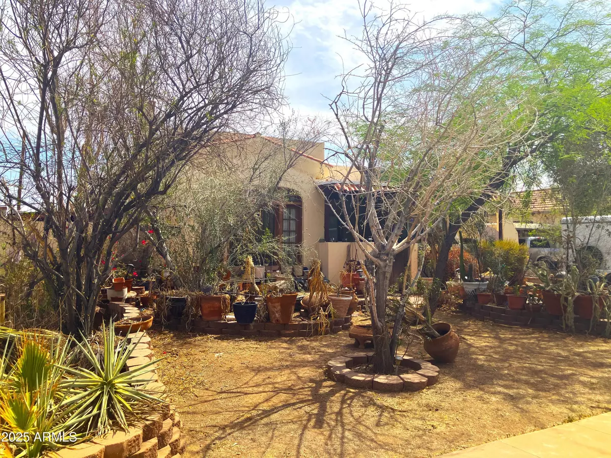 Phoenix, AZ 85007,717 W LYNWOOD Street