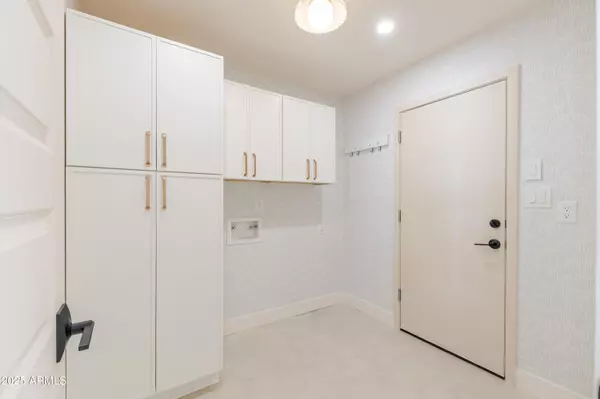 Scottsdale, AZ 85258,7127 N 79th Street