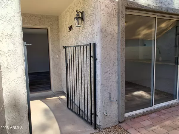 Phoenix, AZ 85022,244 E PONDEROSA Lane