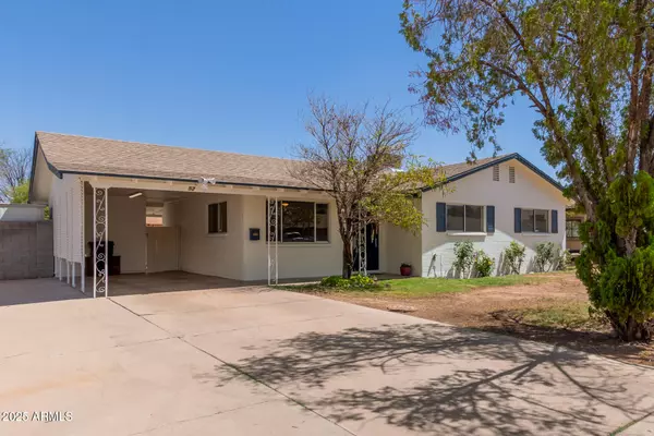 Mesa, AZ 85210,52 W 11TH Drive