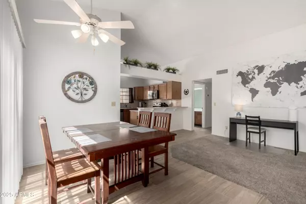 Glendale, AZ 85308,4102 W BLUEFIELD Avenue