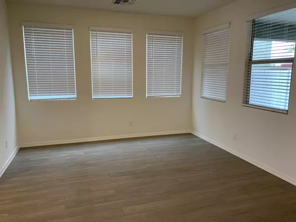 Tolleson, AZ 85353,8813 W JEFFERSON Street