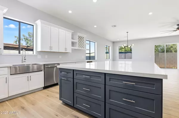 Tempe, AZ 85281,415 S ROBERT Road S