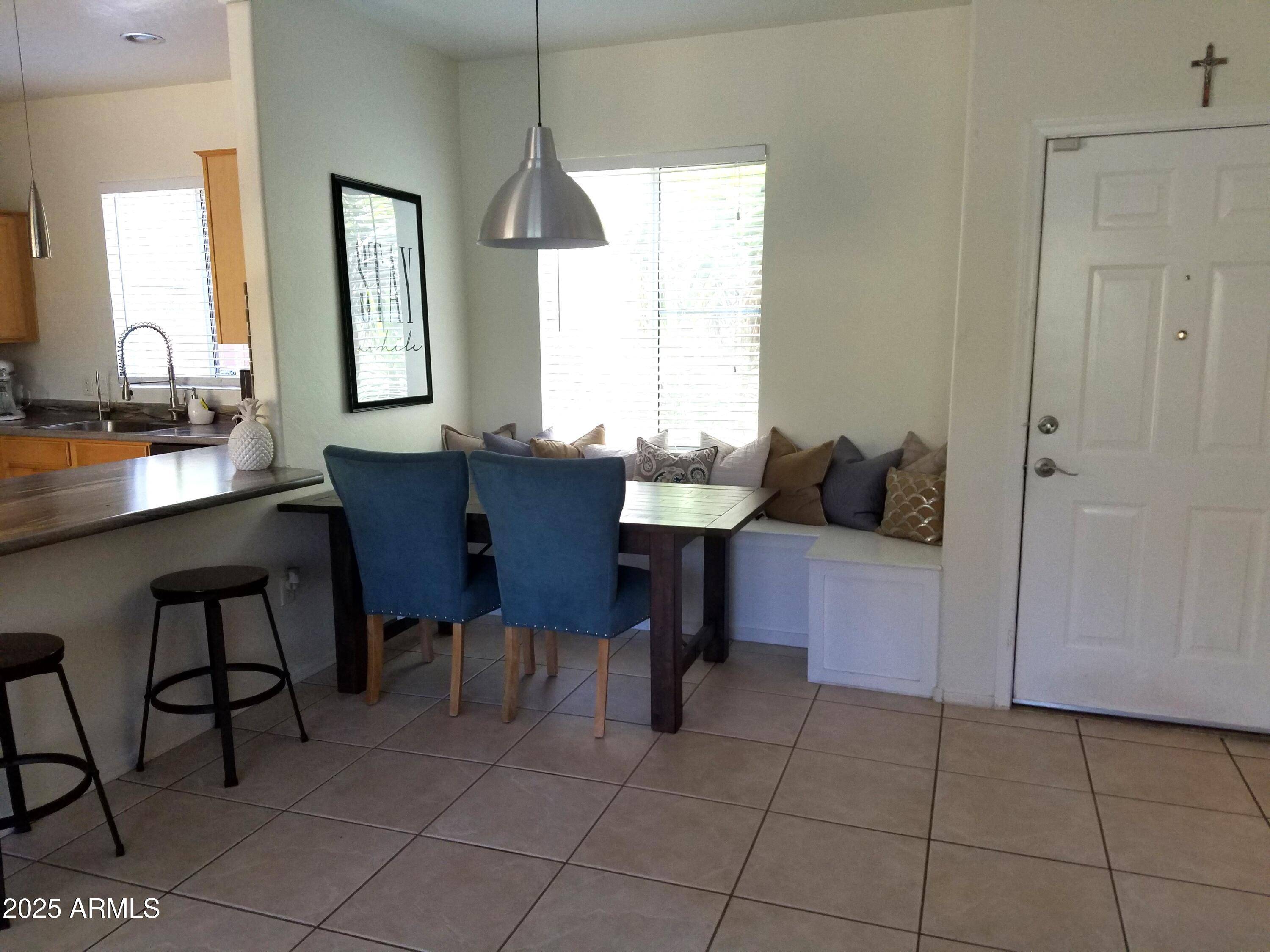 Chandler, AZ 85225,646 E EL MONTE Place