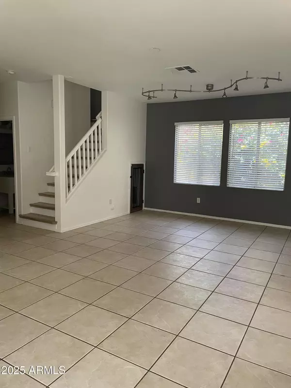 Chandler, AZ 85225,646 E EL MONTE Place