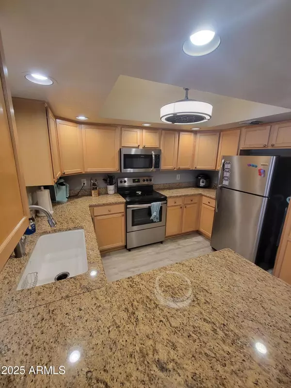 Phoenix, AZ 85032,12222 N PARADISE VILLAGE Parkway #229