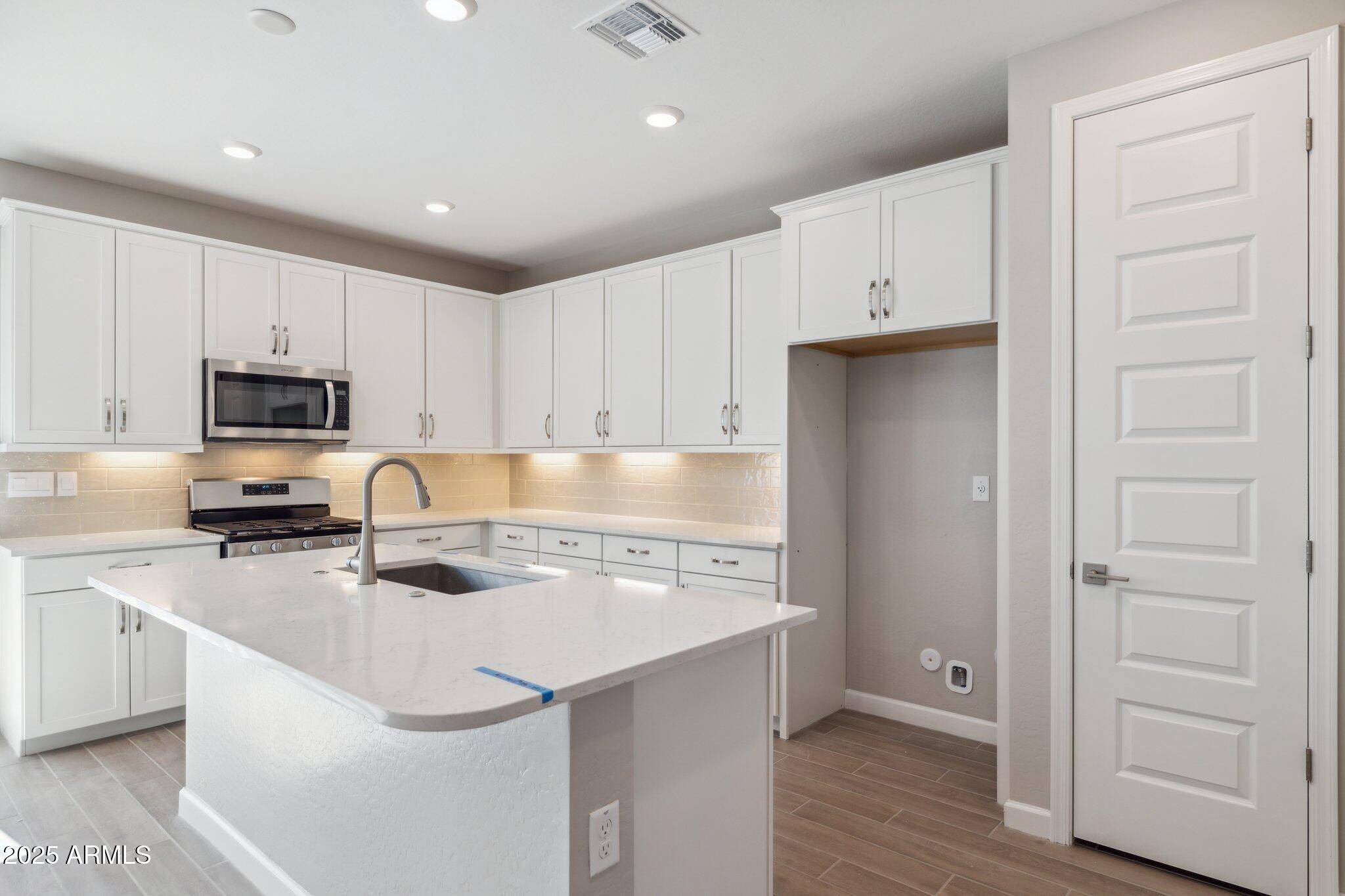 Phoenix, AZ 85054,5859 E COVEY Lane