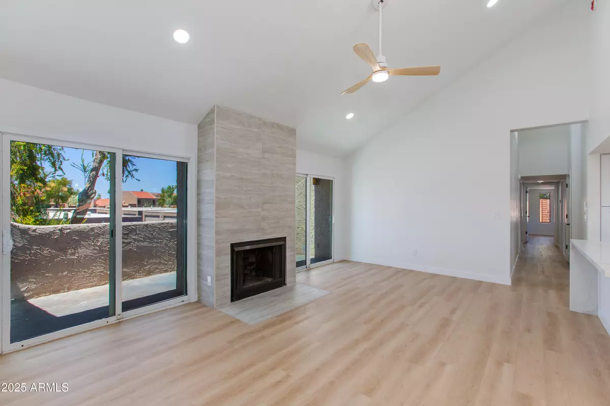 Scottsdale, AZ 85258,7810 E VIA CAMELLO -- #72