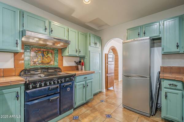 1637 W UNIVERSITY Drive, Mesa, AZ 85201
