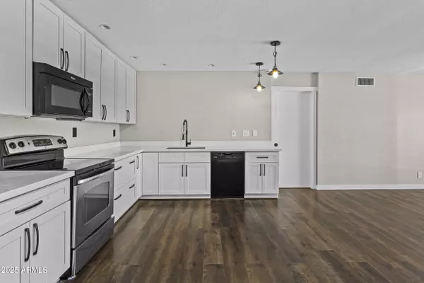 Phoenix, AZ 85018,5525 E THOMAS Road #K16