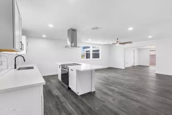 Phoenix, AZ 85053,3002 W MANDALAY Lane