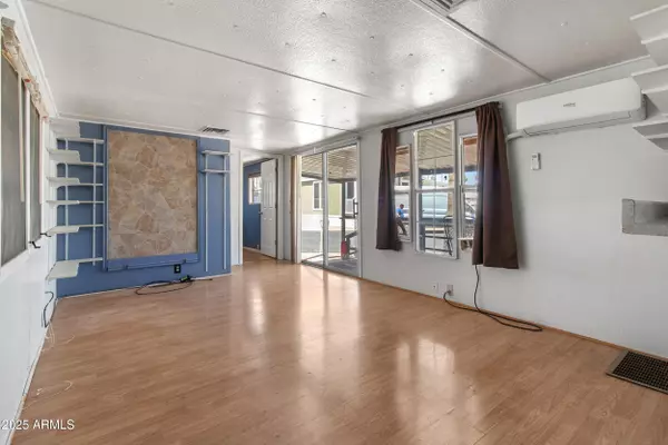 Mesa, AZ 85205,4065 E UNIVERSITY Drive #228