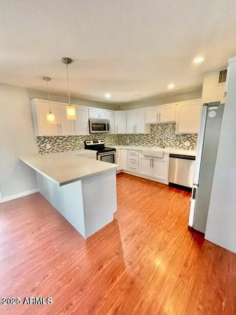 6820 E MORELAND Street, Scottsdale, AZ 85257