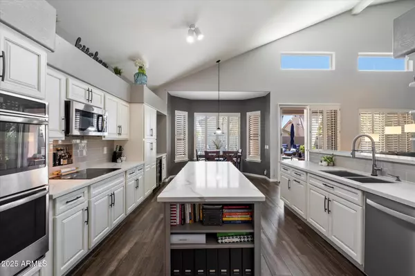 4569 E LARIAT Lane, Phoenix, AZ 85050