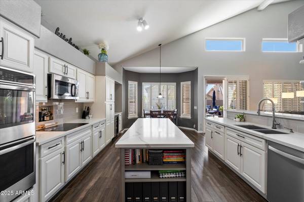 4569 E LARIAT Lane, Phoenix, AZ 85050