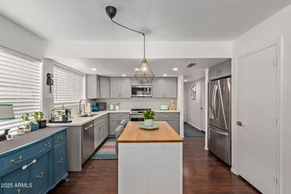 Phoenix, AZ 85028,3222 E CORTEZ Street