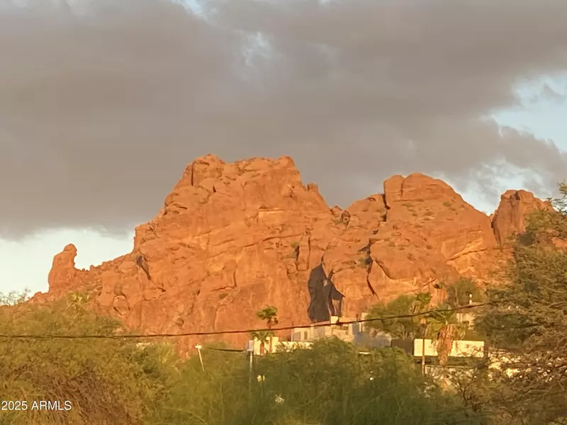 5625 N 45TH Street, Phoenix, AZ 85018