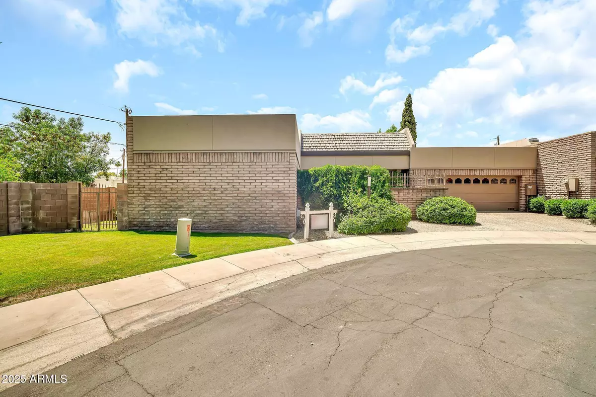 Phoenix, AZ 85021,7037 N 11TH Drive