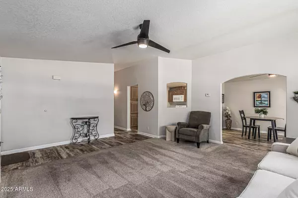 Phoenix, AZ 85024,2233 E BEHREND Drive #162