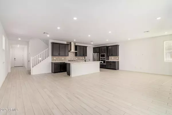 Phoenix, AZ 85085,2482 W ROWEL Road