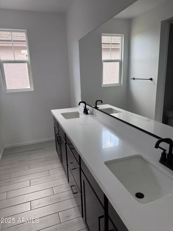 Phoenix, AZ 85085,2482 W ROWEL Road