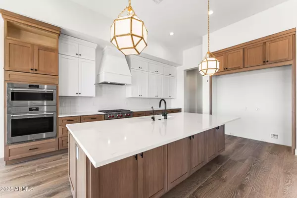 Phoenix, AZ 85086,1933 E Long Rifle Road