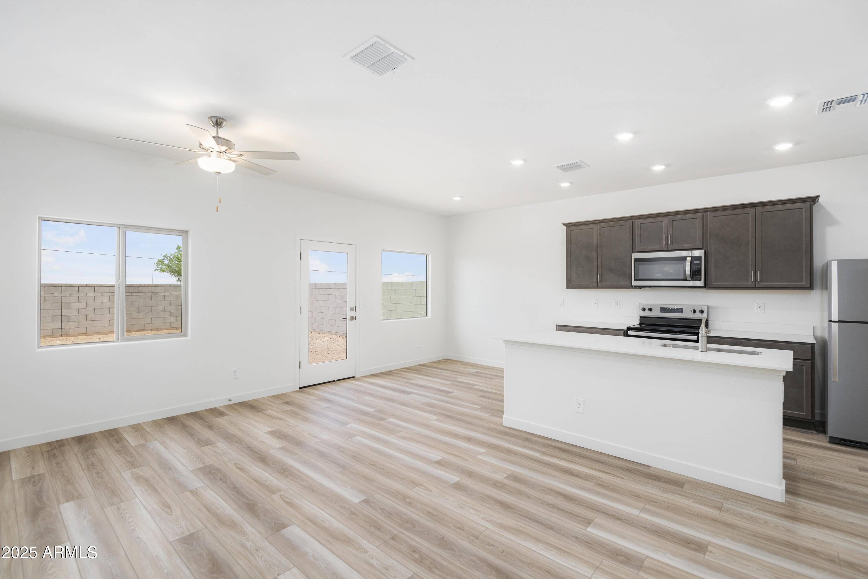 Florence, AZ 85132,658 S MARICOPA Road