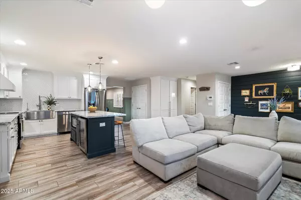 Phoenix, AZ 85014,5707 N 12TH Place
