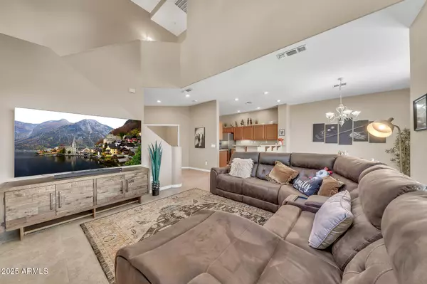 Phoenix, AZ 85042,3131 E LEGACY Drive #1032