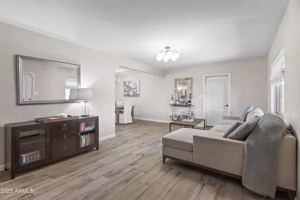 Phoenix, AZ 85014,6819 N 10TH Place