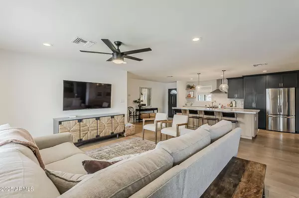 Scottsdale, AZ 85257,8320 E MONTE VISTA Road