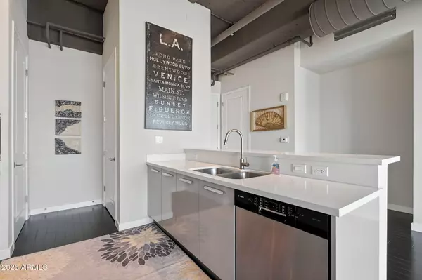 Phoenix, AZ 85012,1 E LEXINGTON Avenue #1306