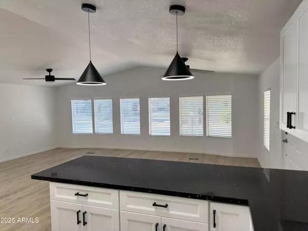 Phoenix, AZ 85024,2233 E BEHREND Drive #29