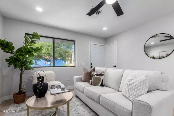 Phoenix, AZ 85020,8846 N 3RD Street