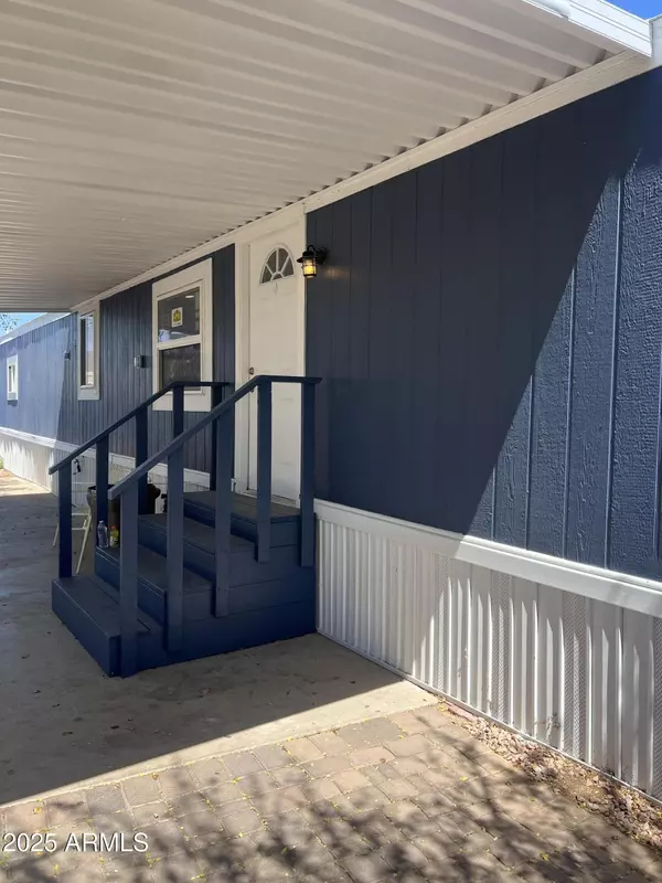 Chandler, AZ 85225,555 W Warner Road #85