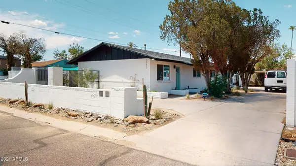 Phoenix, AZ 85018,3942 E Earll Drive #1